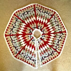Festive Quilted Tree Skirt with Red and White Patterns